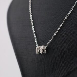 مدال نقره زنجیر دار طرح پیچی MK4033