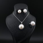 نیم ست زنانه مروارید پرورشی mk9012