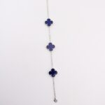 دستبند ونکلیف سرمه ایی سه گل نقره mk3046