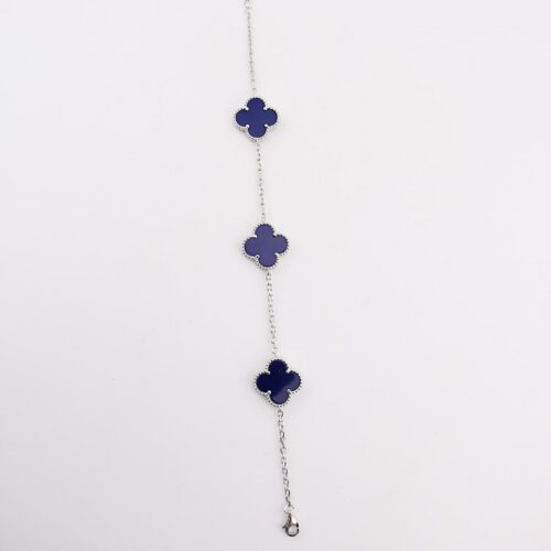 دستبند ونکلیف سرمه ایی سه گل نقره mk3046