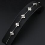 دستبند ونکلیف پنج گل تراش نقره mk3058