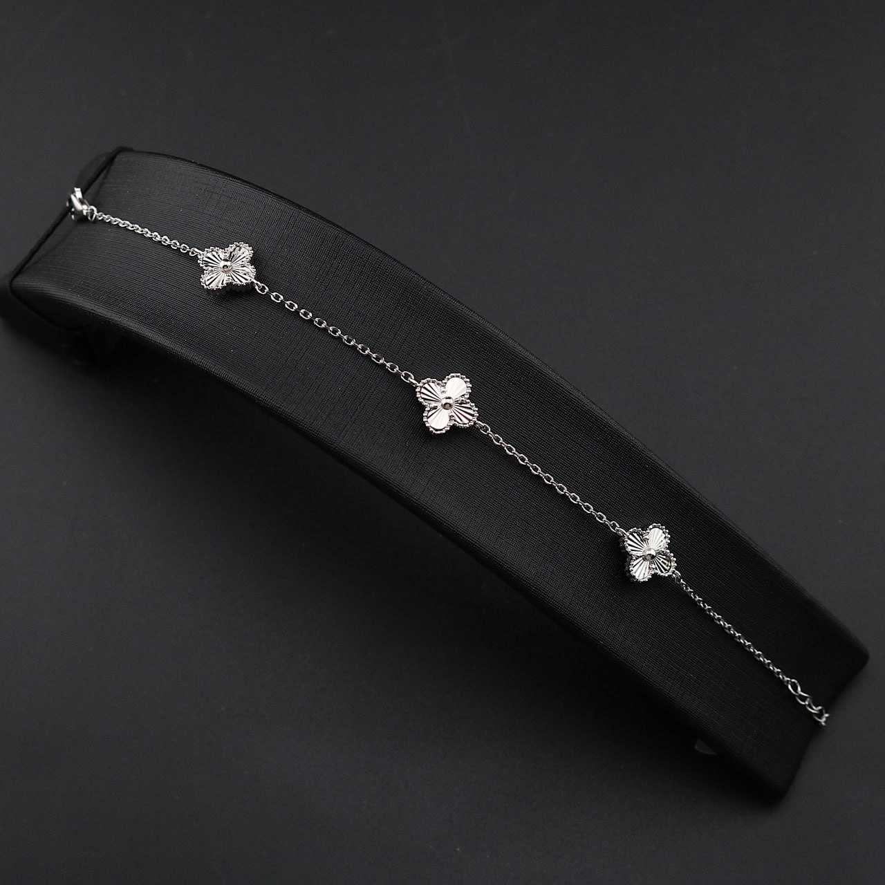 دستبند ونکلیف سه گل تراش نقره