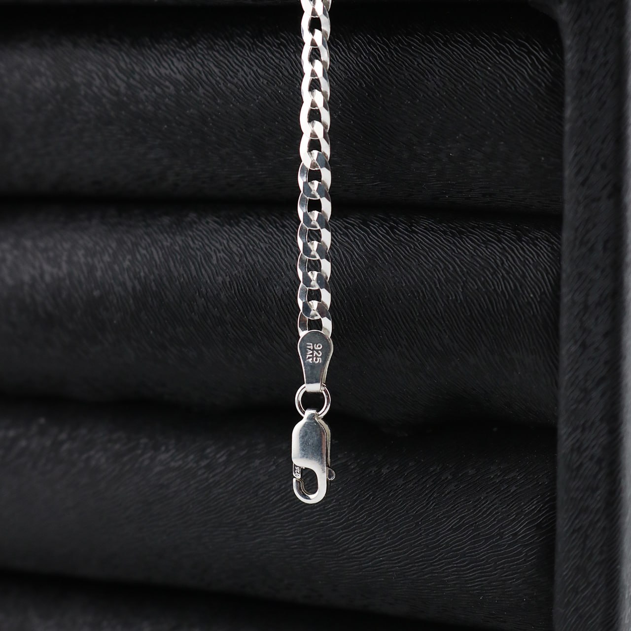 دستبند کارتیر مردانه mk4101