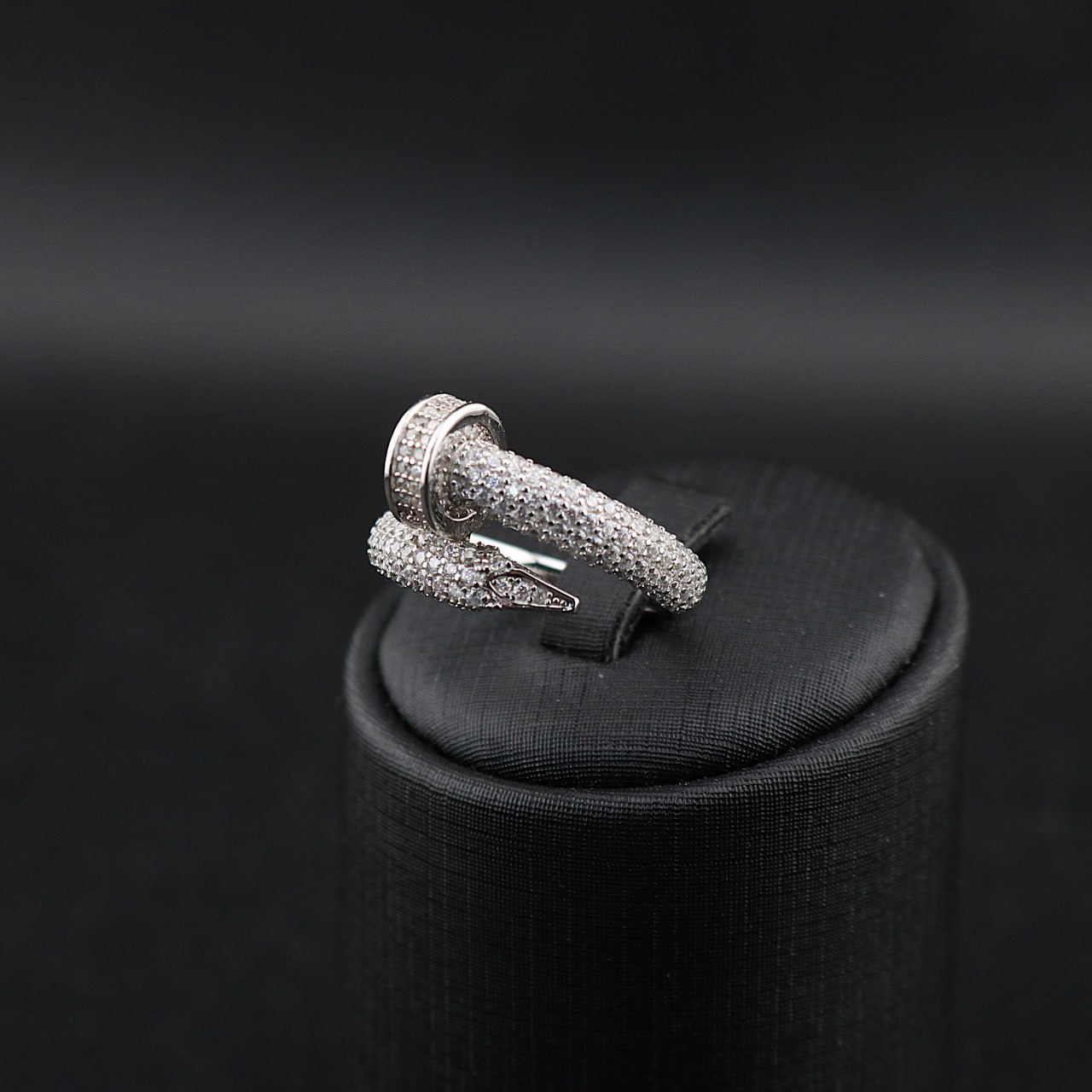 انگشتر نقره کارتیر میخی