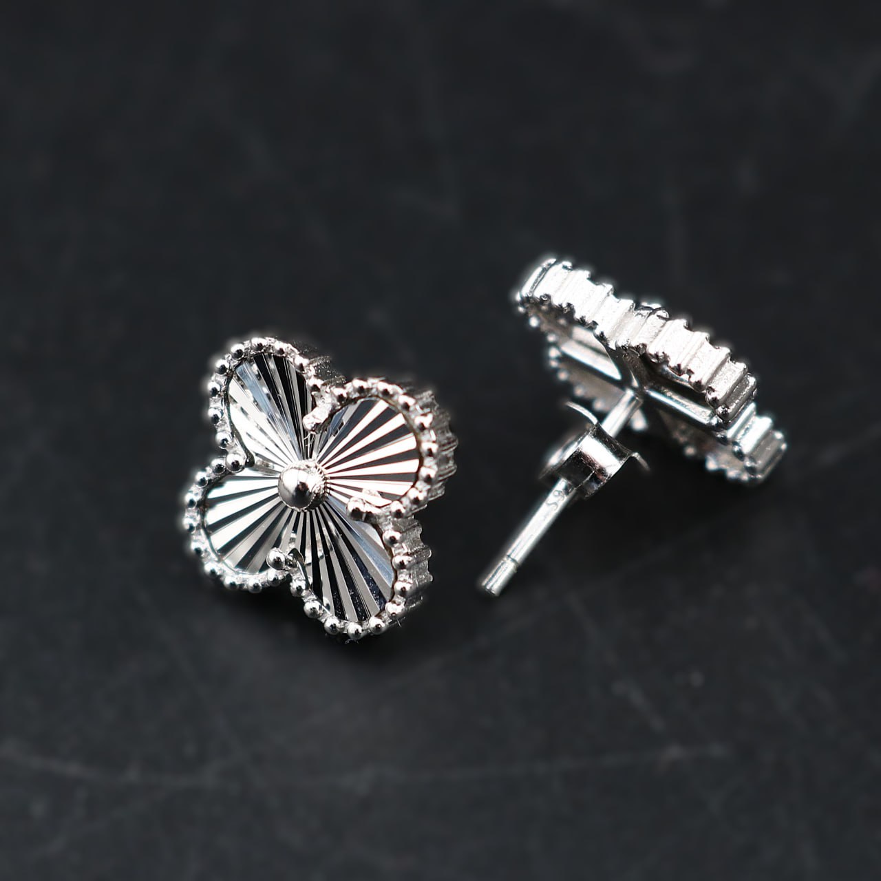 گوشواره ونکلیف میخی